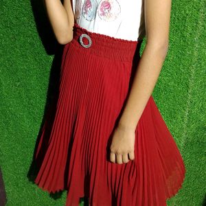 Woman Solid Pleated Red Skirt