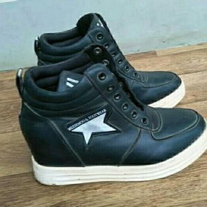 Black Stylish Boot