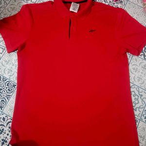 Reebok Men Red Collar T-shirt