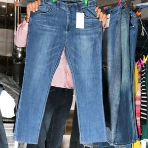 Congo Of 4 Branded Jeans Any Size In Just 1100