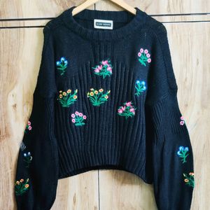 Black Embroidery Work Baggi Sweater Size44-46