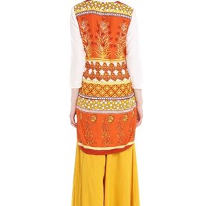 Beautiful Flowy White & Orange Akkriti Kurta