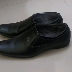 Formal shoes