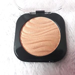 Plum There You Glow Highlighter | Highly Pigmented