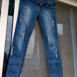 Highwaist Skinny Torn Style Jeans For Waist 32