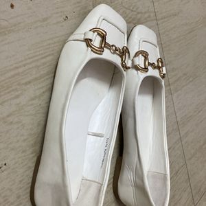 Max Embellished Round Toe Slip On Ballerinas