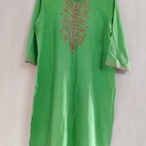 Aurelia Kurti With Embroidery