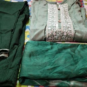 Kurta Set With Dupatta And Pent