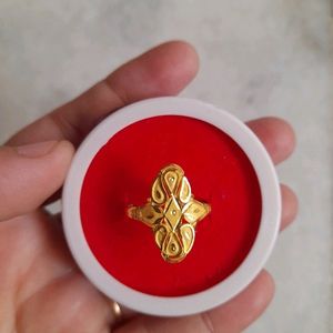 Beautiful New Ladies Ring