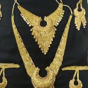 Golden Colour Necklace Set