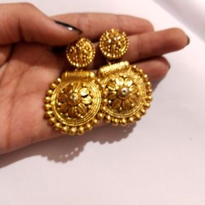 GOLDEN EARRINGS + FISH PENDANT