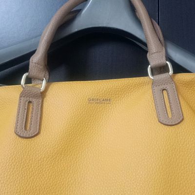 Oriflame Designer Leatherette Travel Bag (CREAM) Small Travel Bag - Price  in India, Reviews, Ratings & Specifications | Flipkart.com