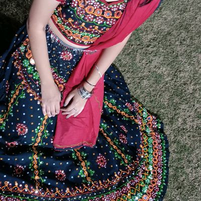 Indian Gujrati Rajasthani Women handmade sequin & Mirror work lehenga choli  #RTD #lehengacholiDopatta | Red lehenga choli, Belly dance dress, Red  lehenga