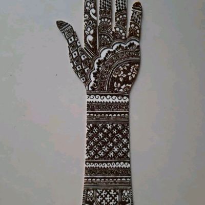 What effects do frequent mehendi designs in your hands cause? Is it harmful  for your skin? - Quora