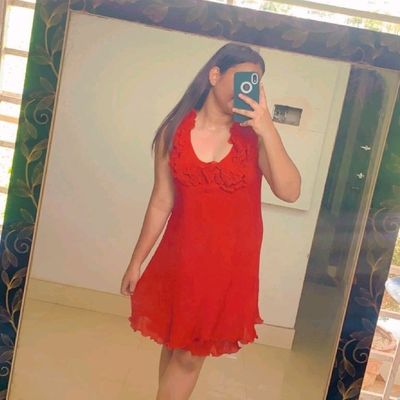 Red Short Dresses Selfie