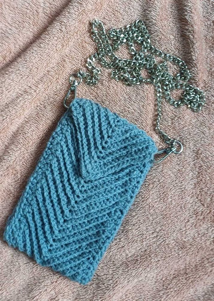 Crochet Mobile Pouch