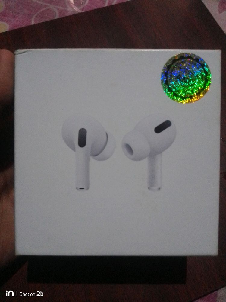 AIRPODS