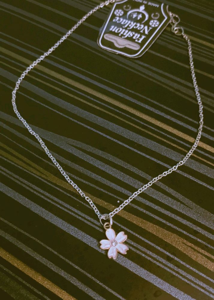 🌸 Fashion Necklace