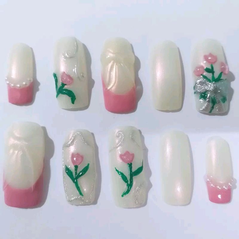 Press On Nails( Tulip Garden🌷)