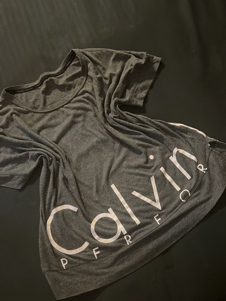 Super Soft Calvin Klein T-shirt