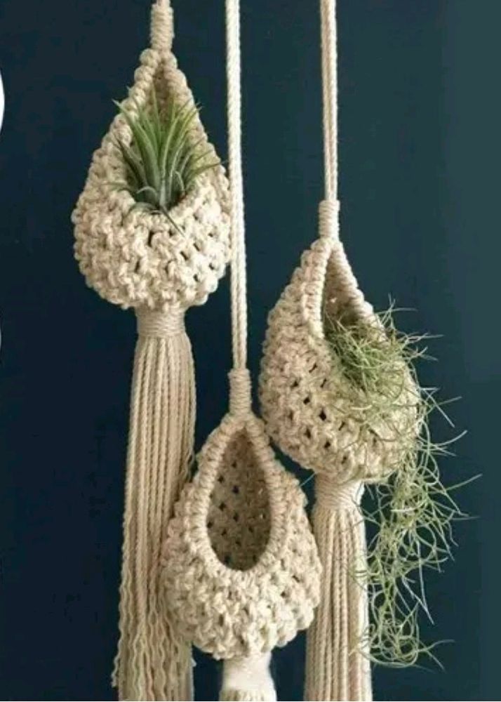 Macrame Plant And Pot Hanger