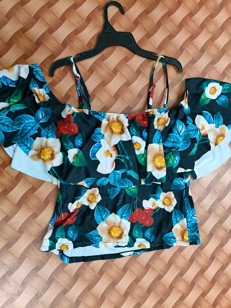 Crop Top And  Off Shoulder With Padded