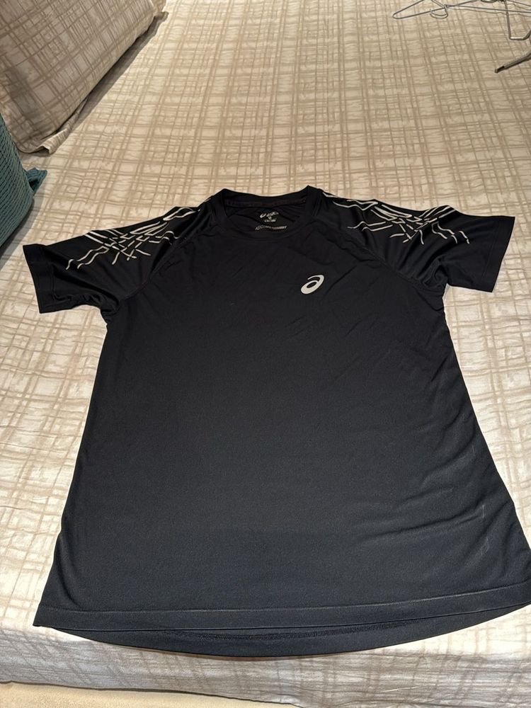 ASICS black Tshirt 2