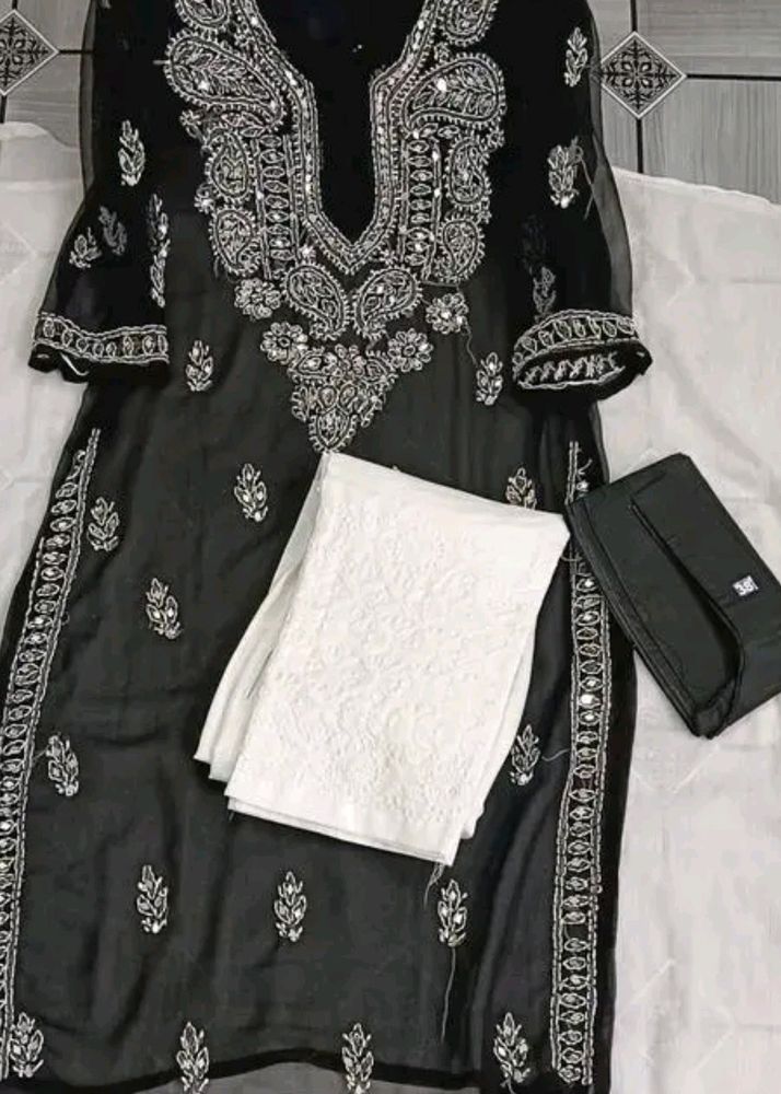 Chickenkari Kurti Set