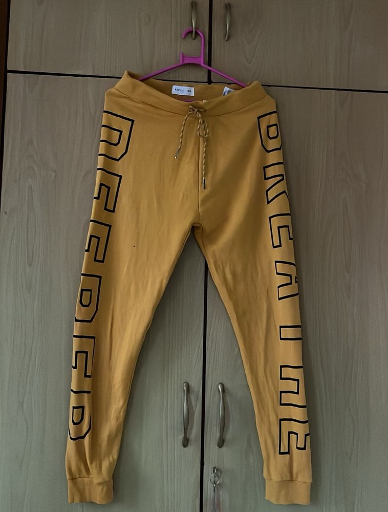 Mustard Joggers