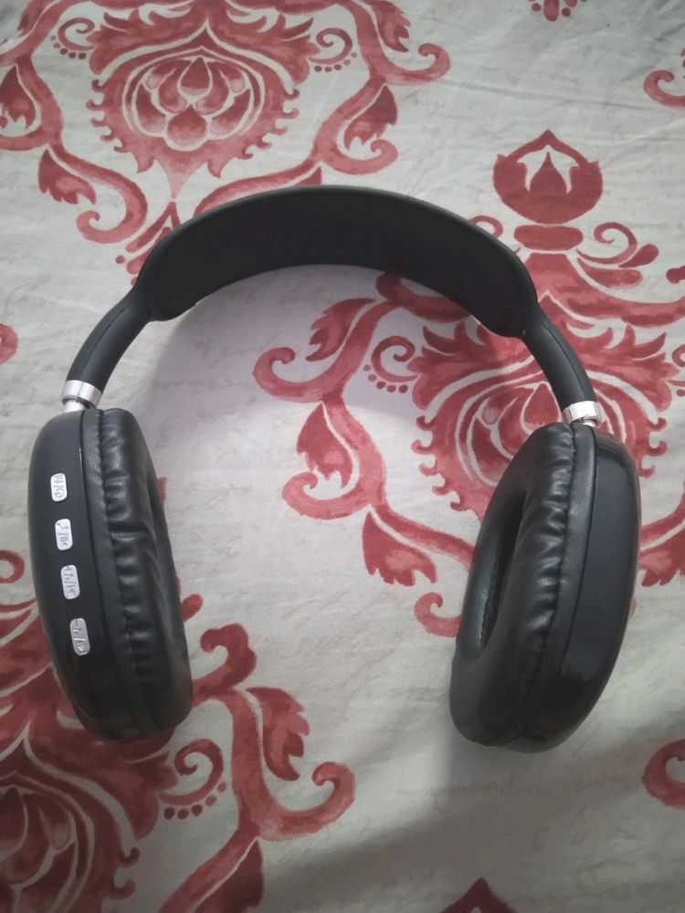 Headphones P9 Like New Black Type C