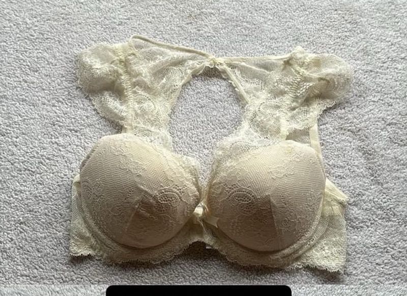 Sale‼️Cream Lace Pushup Bra 💛