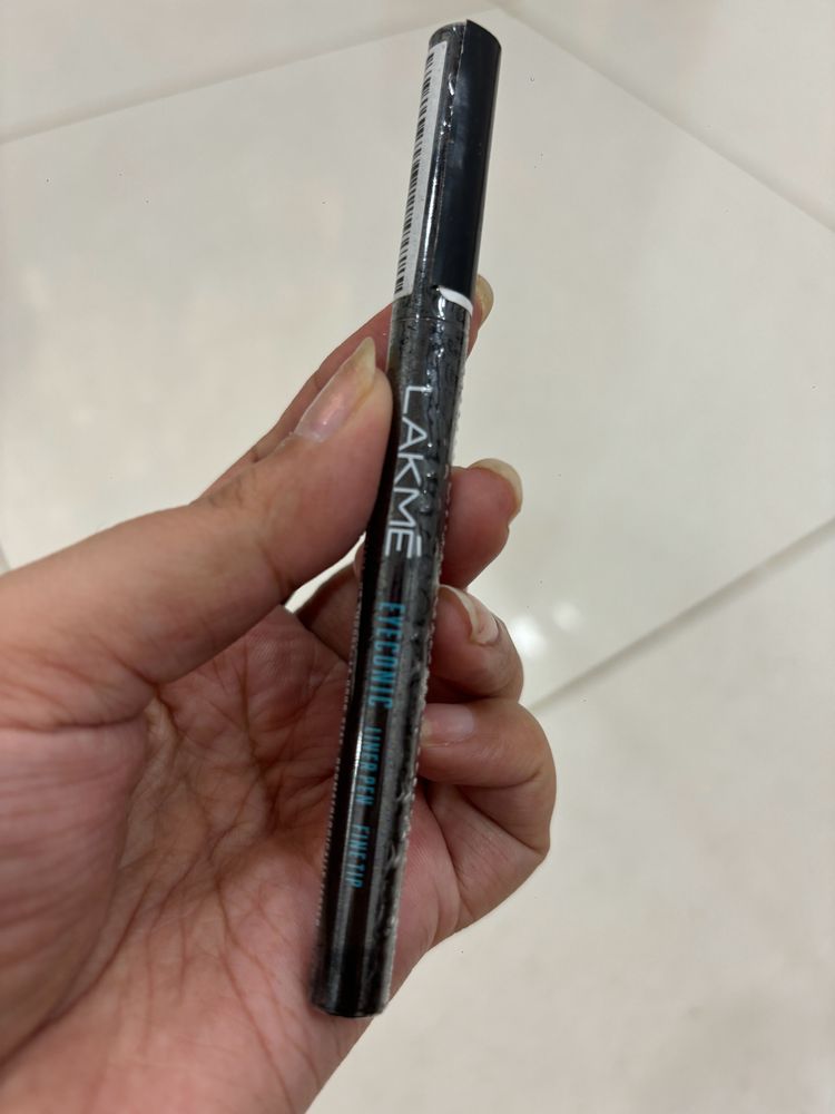 Lakme Eyeconic Pen Eyeliner