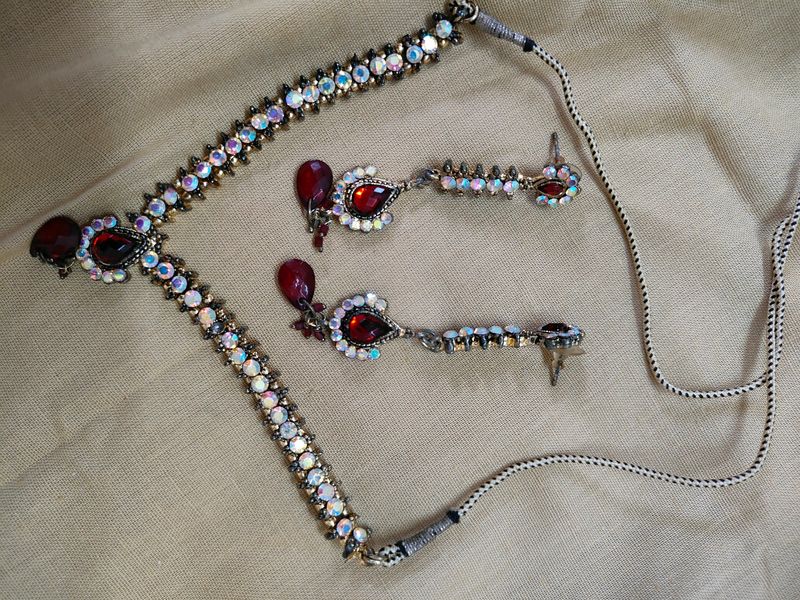 Vintage Studded Jewellery