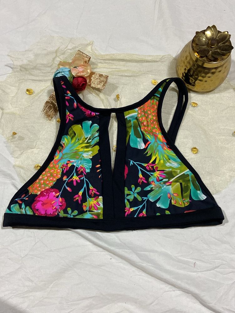 Like New Bikini Top Size M 70 Cm Bust