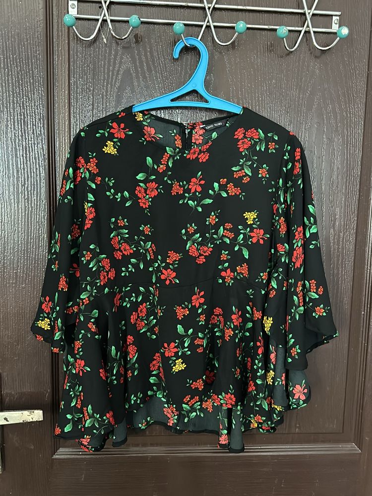 TOKYO TALKIES Floral Top