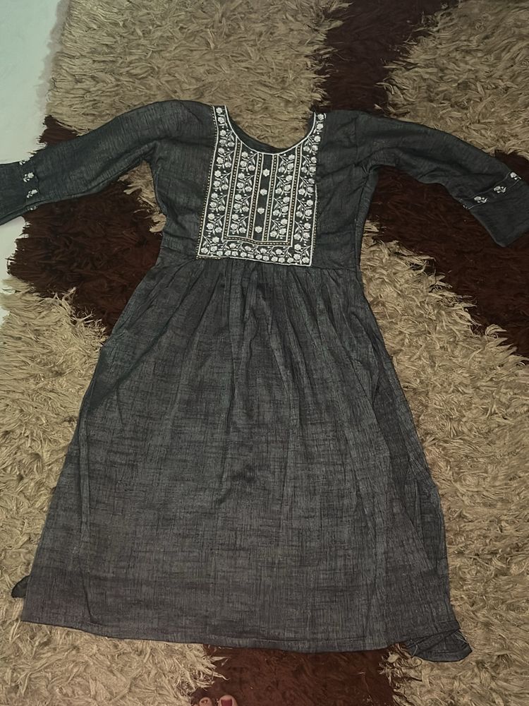 Grey And White Embroidery Kurta