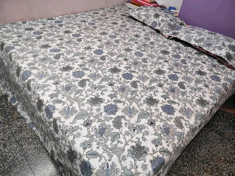 Beautiful Flowers Print 🌹 Double Bed Bedsheet