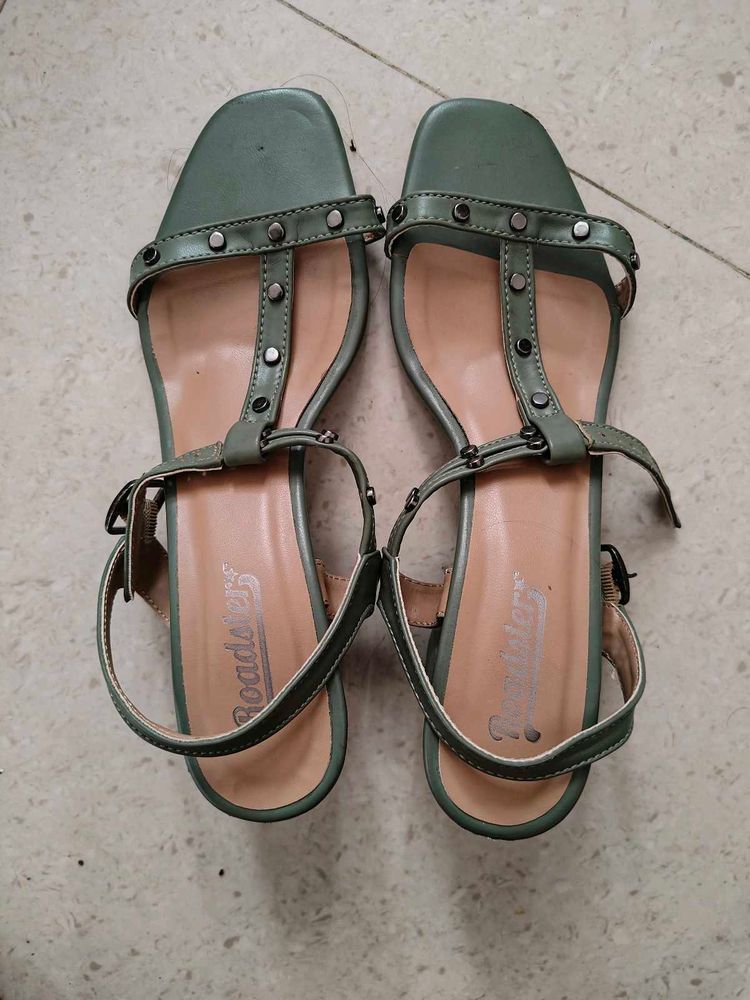 Roadster Green Heels