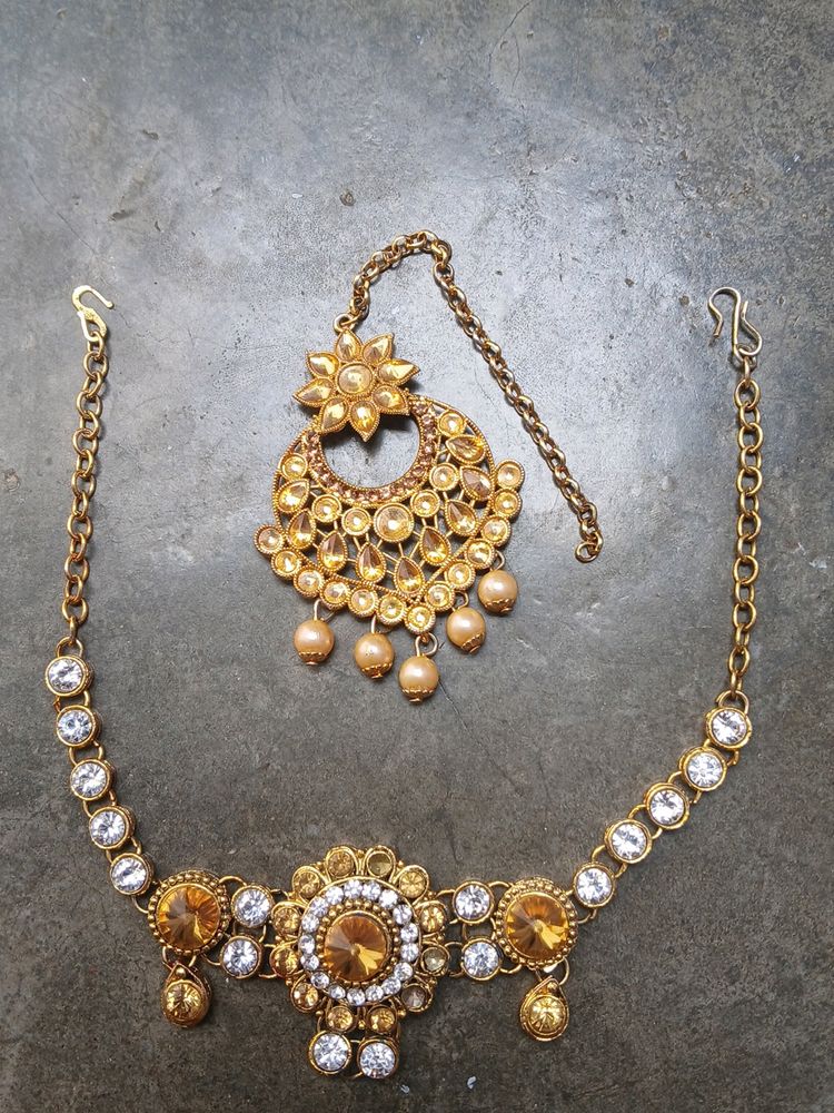 necklace with maang teeka