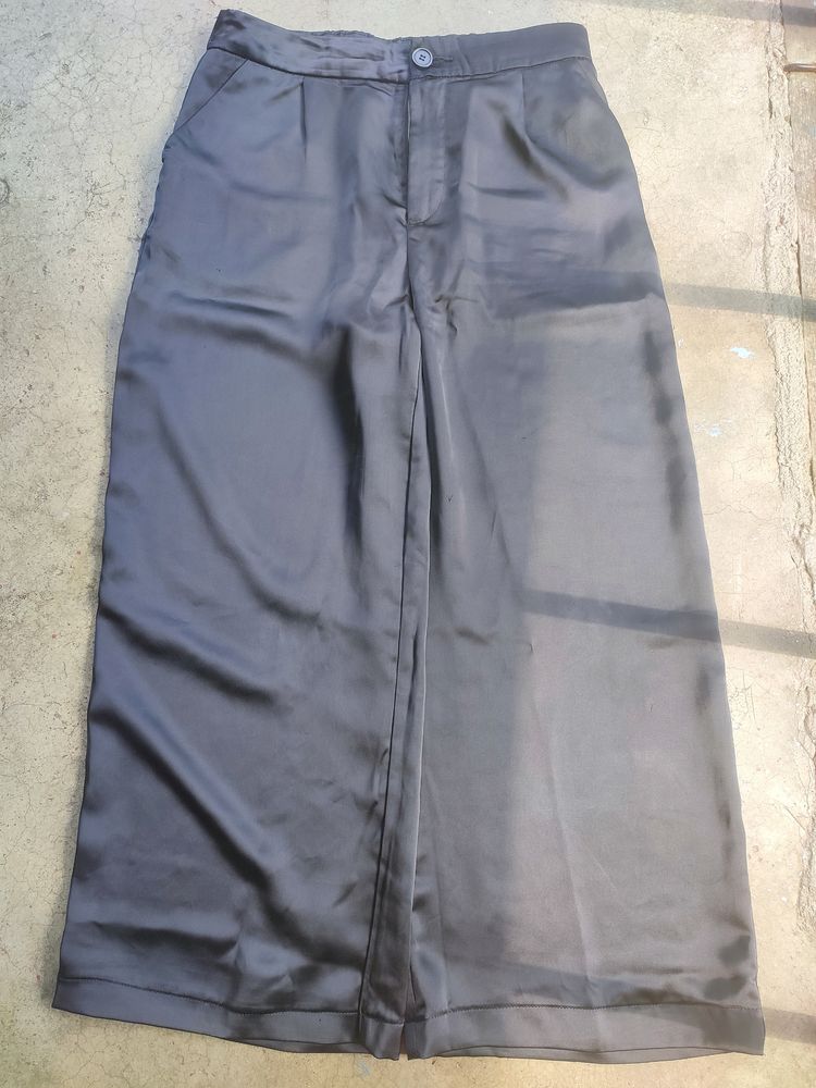 H & M Trouser 70 % Off