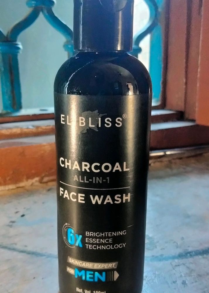 Charcoal And Oil Control Face Wash