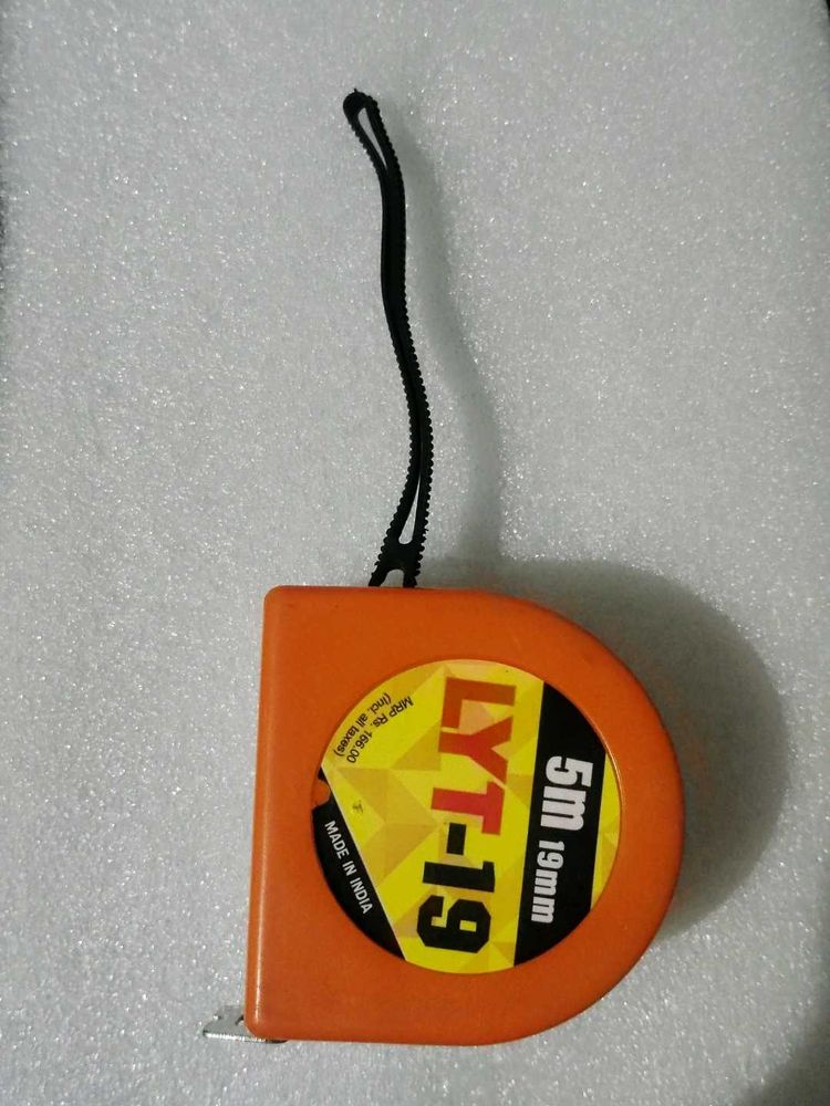 Retractable Measuring Tape