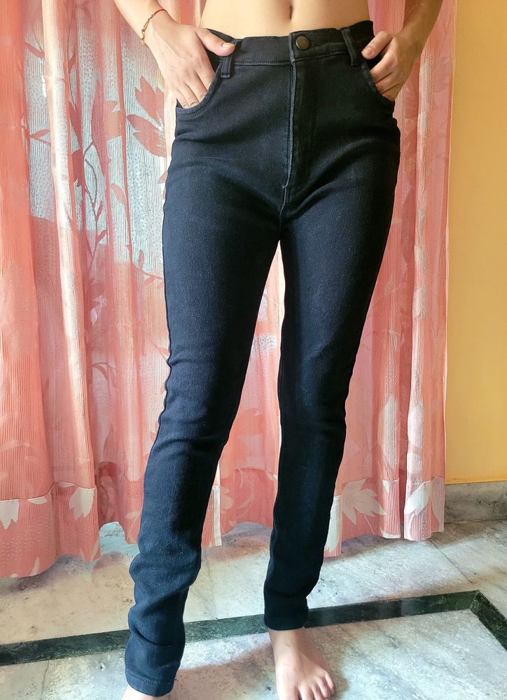 Black Skinny Jeans| Free Lipgloss