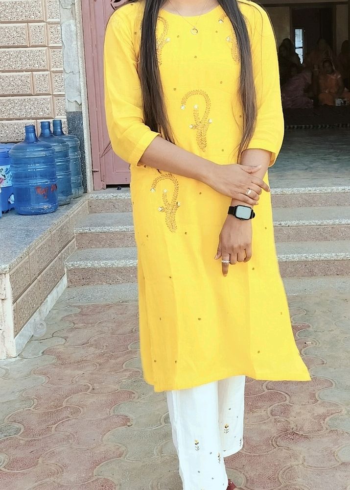 Yellow Kurta And Pant For Haldi Function