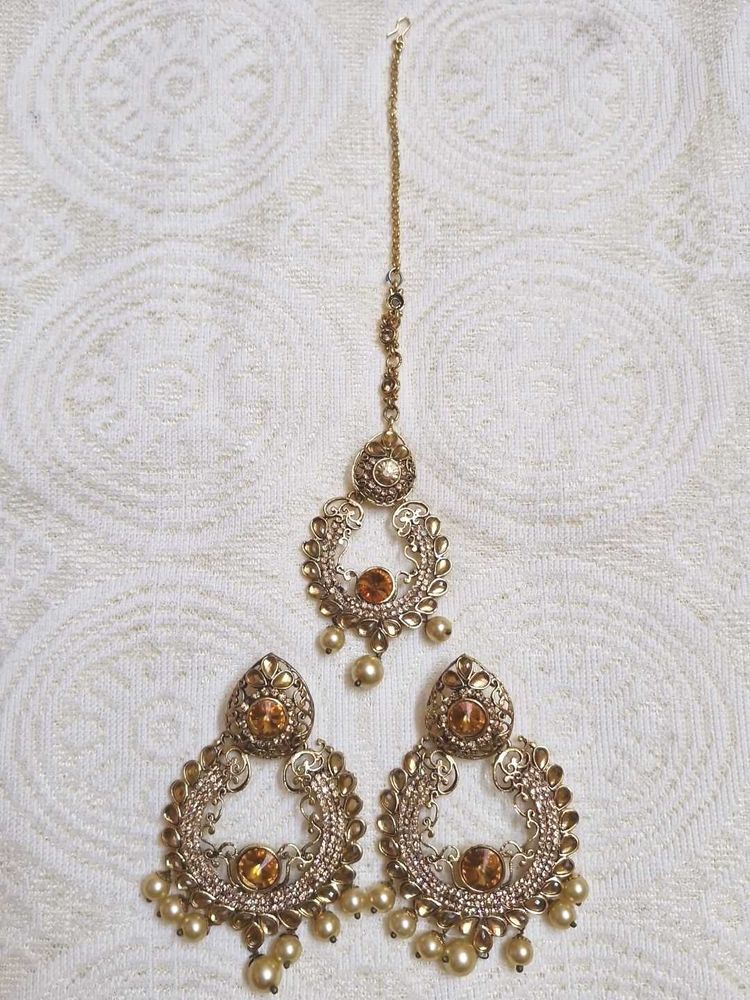 Earrings With Mangtika