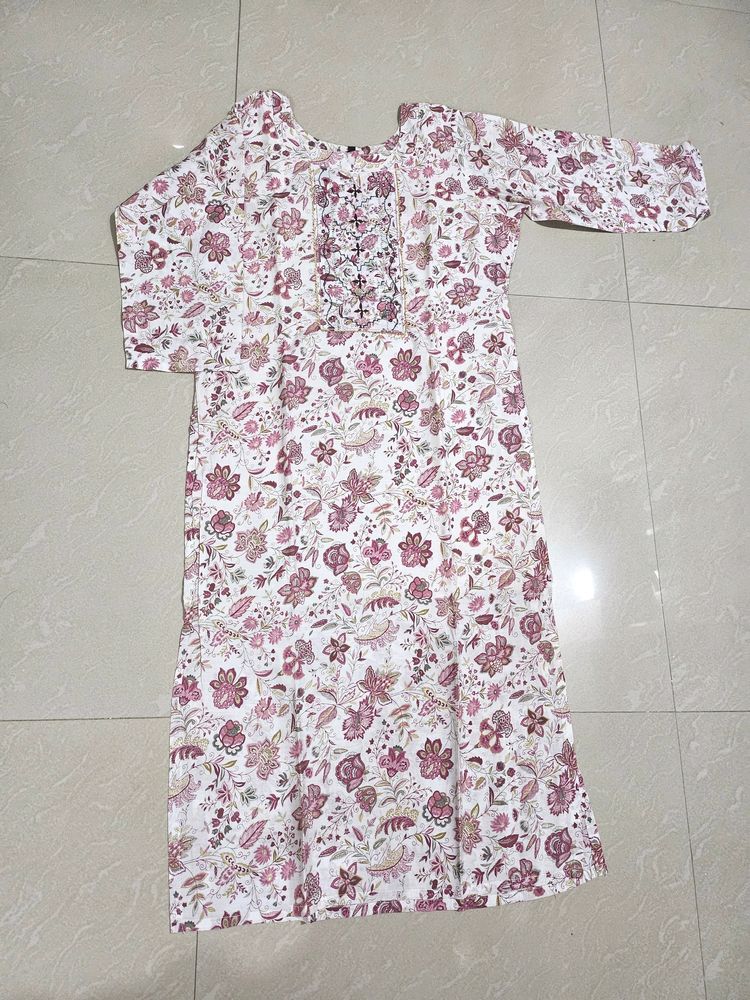 Floral Kurta With Embroidery