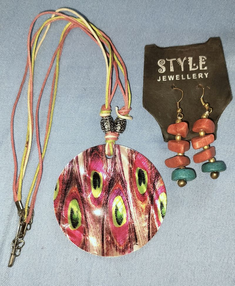 Combo Set Of Earrings And Neckpiece