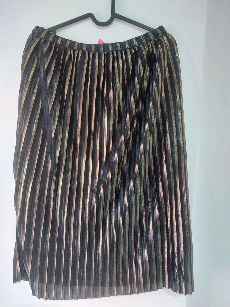 Black Gold Accordian Skirt