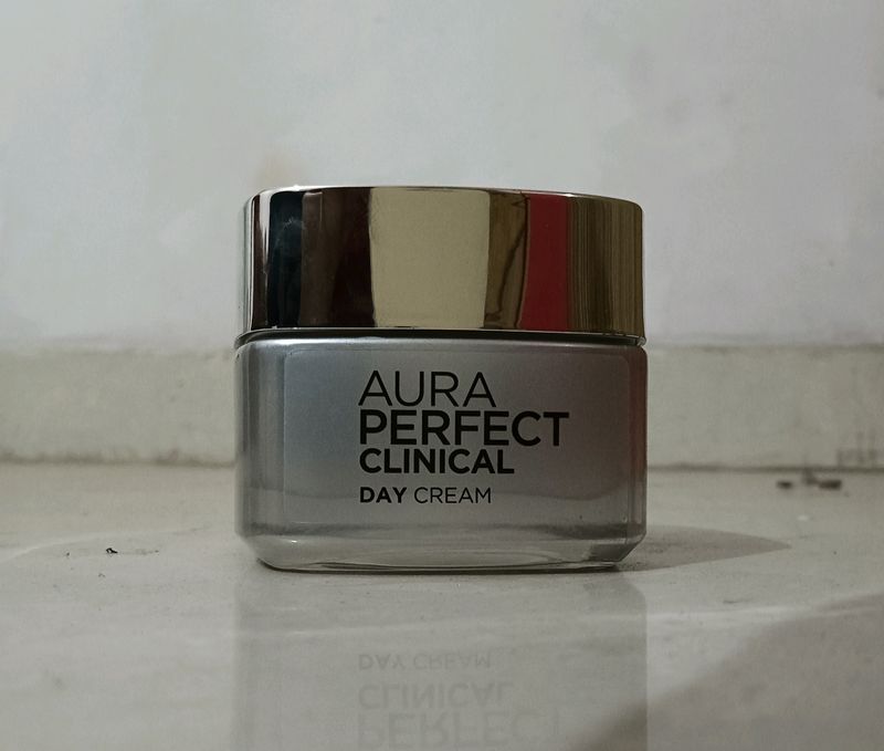 LOreal Paris Aura Perfect DayCream and Toner Combo