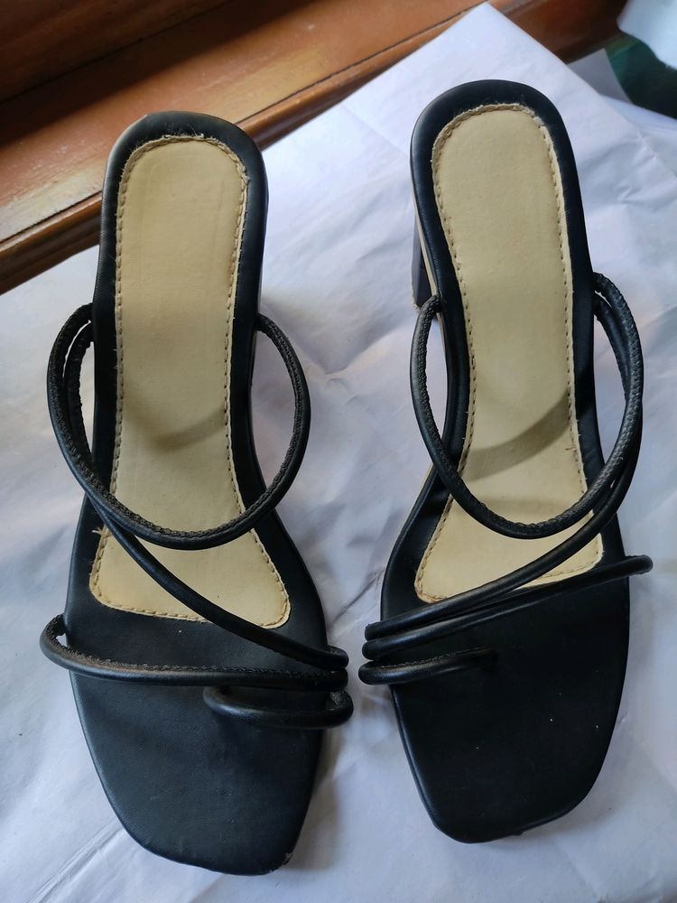 Women Black Heel